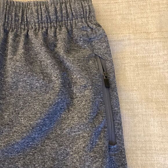 Wes & Willy NWOT Boys Heather Gray Fleece Joggers with Ankle Zipper. Size M. - Picture 4 of 7